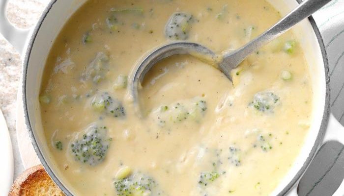 Easy Cheesy Broccoli Soup Recipe